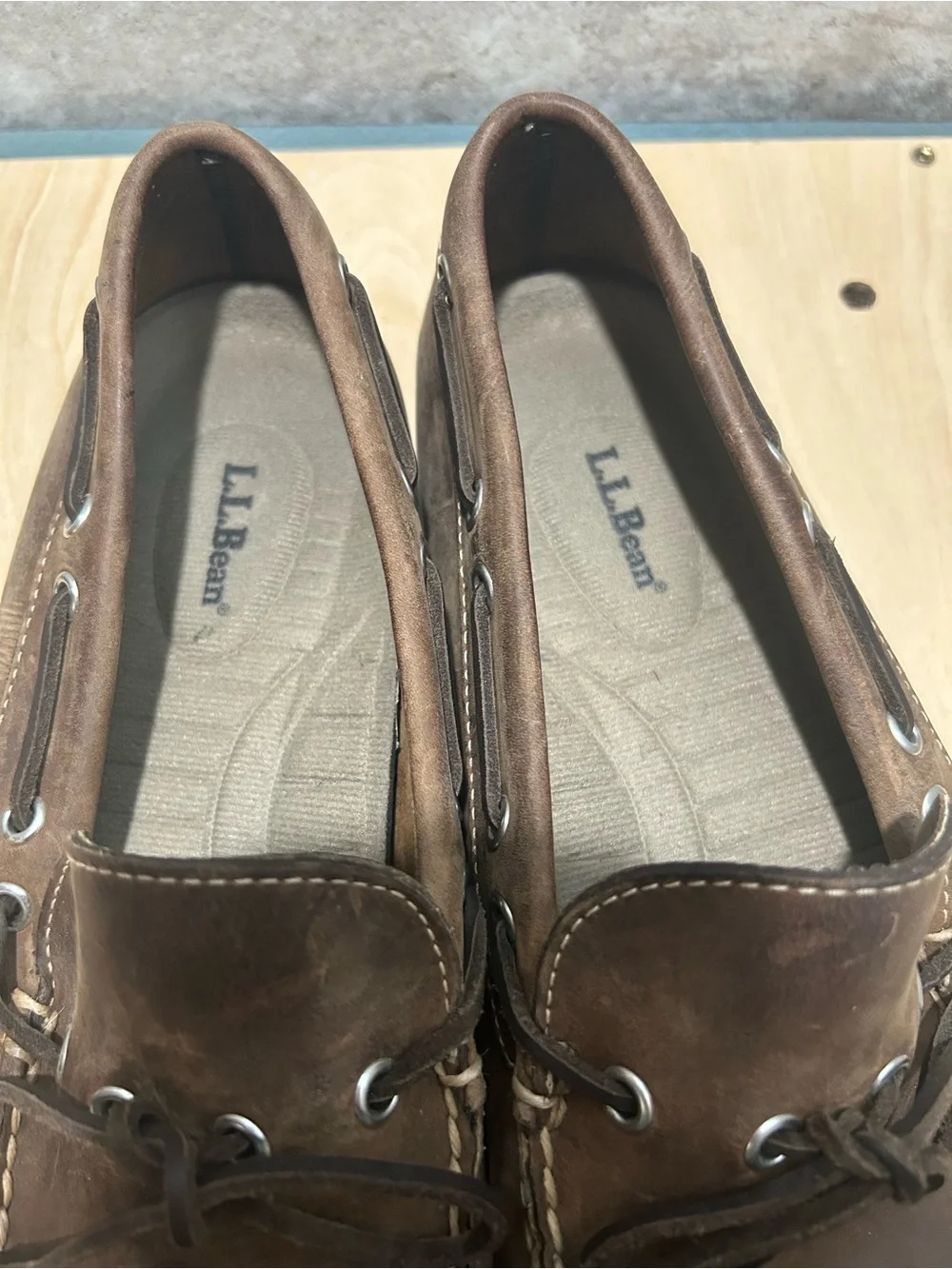 L.L.Bean brown leather handsewn moccasins men’s size 9.5